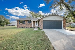 1208 N Brunswick St, Wichita, KS 67212