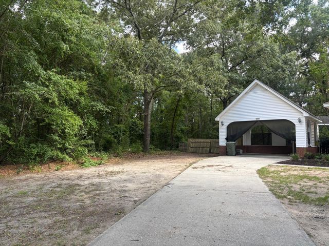 40 Club Forest Court, Sumter, SC 29154