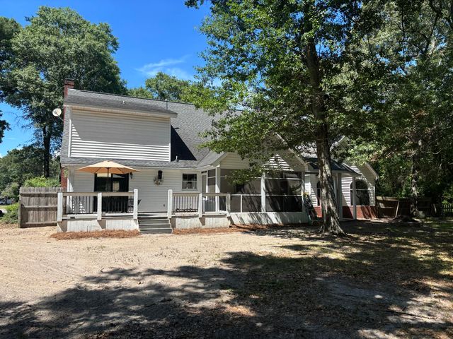 40 Club Forest Court, Sumter, SC 29154