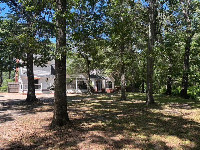 40 Club Forest Court, Sumter, SC 29154