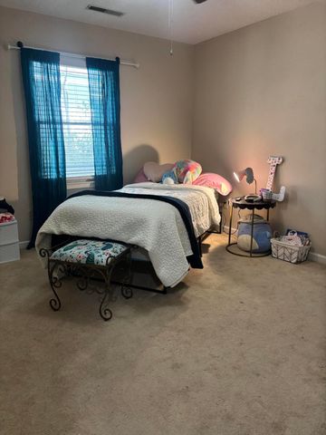40 Club Forest Court, Sumter, SC 29154