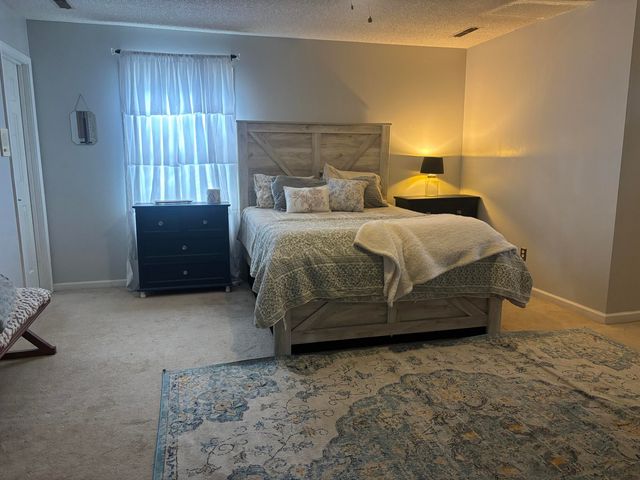40 Club Forest Court, Sumter, SC 29154