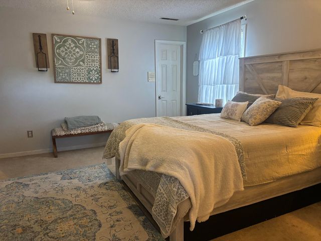 40 Club Forest Court, Sumter, SC 29154