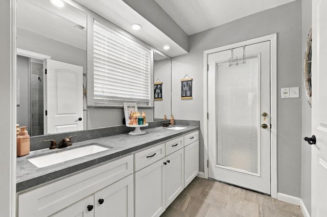 609 Ambassador Street, Denison, TX 75020