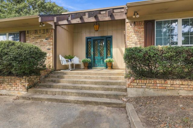 609 Ambassador Street, Denison, TX 75020