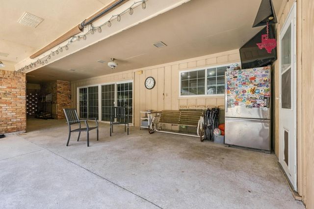 609 Ambassador Street, Denison, TX 75020