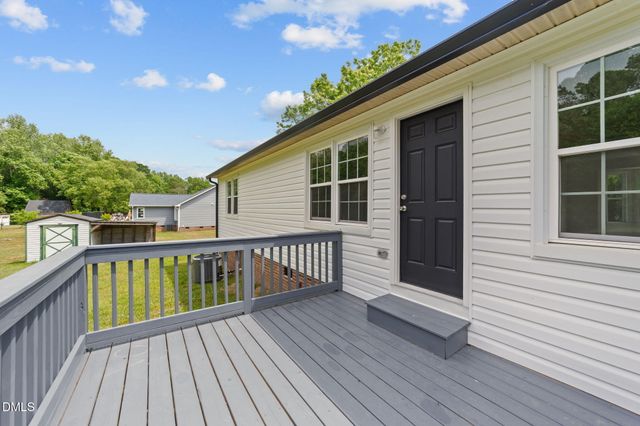 127 Riders Ridge Lane, Willow Springs, NC 27592