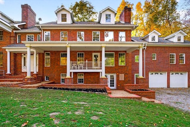 6211 Rocky Point Rd, Cookeville, TN 38506