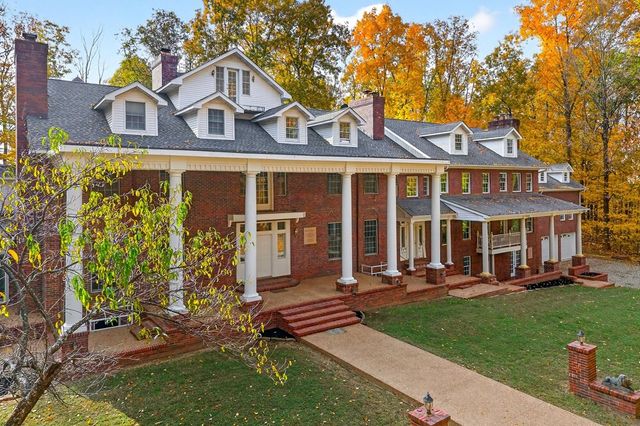 6211 Rocky Point Rd, Cookeville, TN 38506