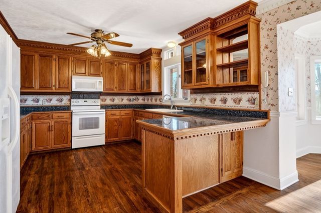 6211 Rocky Point Rd, Cookeville, TN 38506