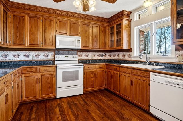 6211 Rocky Point Rd, Cookeville, TN 38506