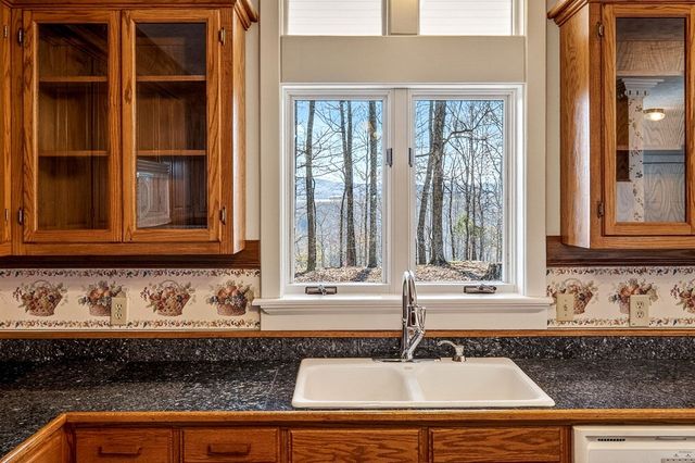 6211 Rocky Point Rd, Cookeville, TN 38506