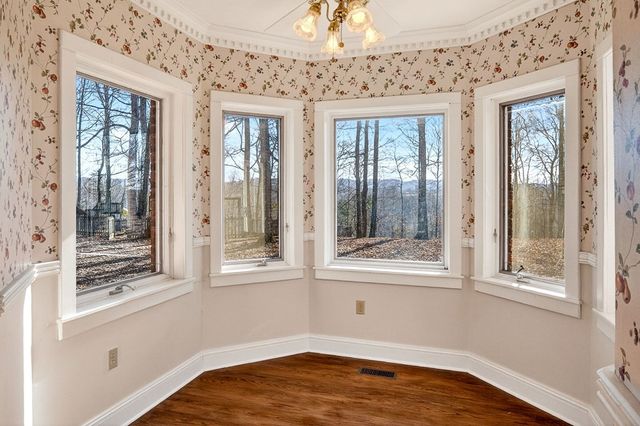 6211 Rocky Point Rd, Cookeville, TN 38506