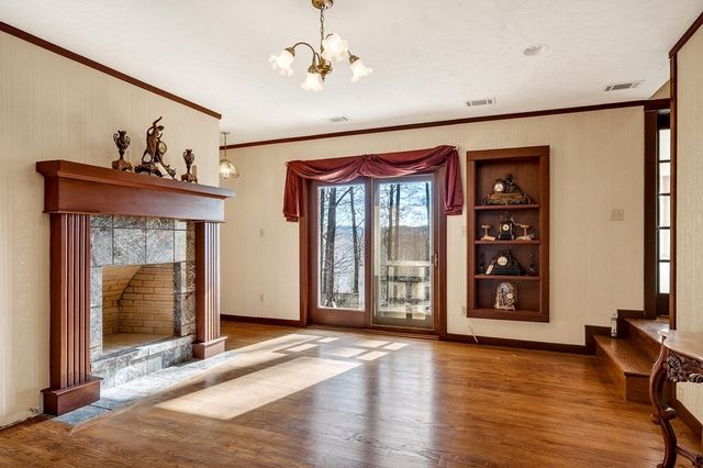 6211 Rocky Point Rd, Cookeville, TN 38506