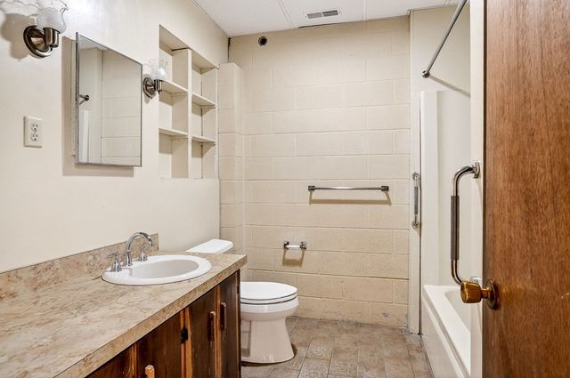 6211 Rocky Point Rd, Cookeville, TN 38506