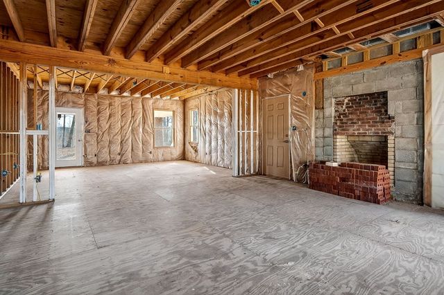 6211 Rocky Point Rd, Cookeville, TN 38506