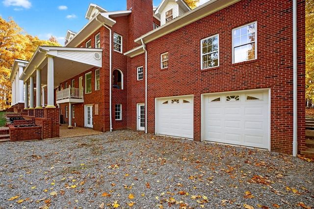 6211 Rocky Point Rd, Cookeville, TN 38506