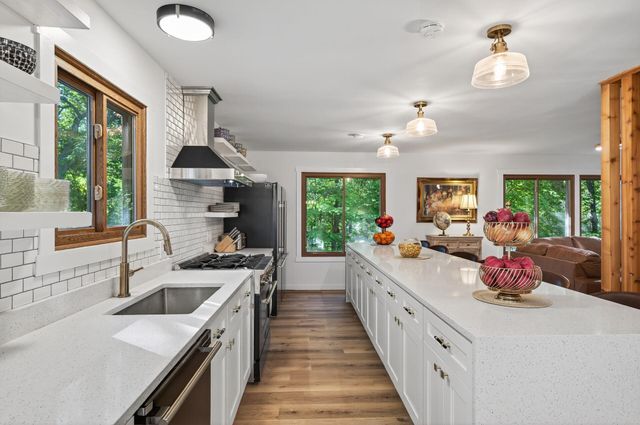 3225 Wellington Lane N, Plymouth, MN 55441