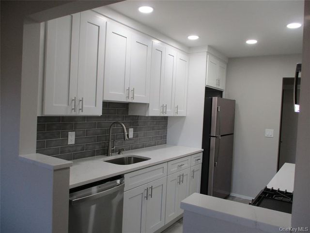 5 Church Lane O, Valley Cottage, NY 10989