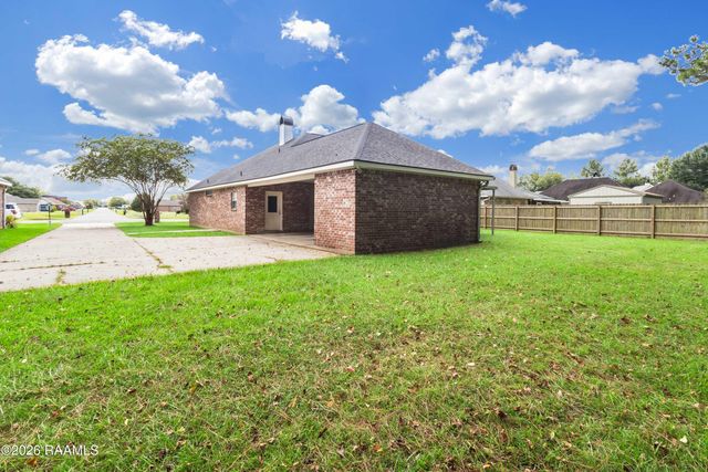 201 Treat Drive, Broussard, LA 70518