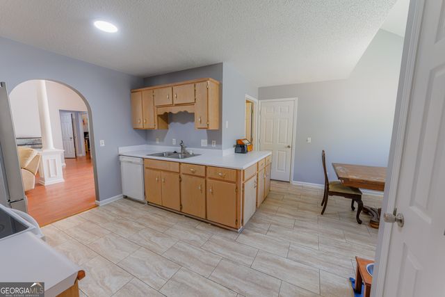 6 Highpoint Court, Savannah, GA 31410