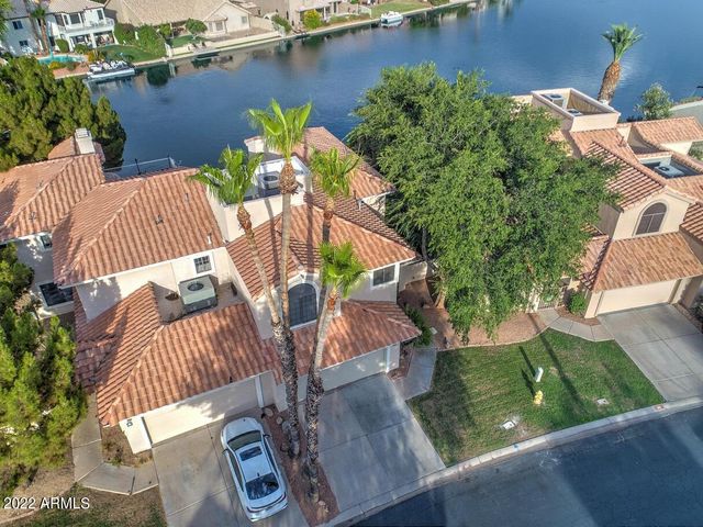 517 S MARINA Drive, Gilbert, AZ 85233