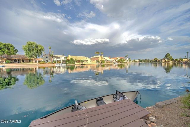 517 S MARINA Drive, Gilbert, AZ 85233