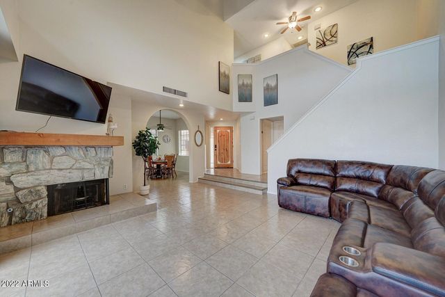 517 S MARINA Drive, Gilbert, AZ 85233