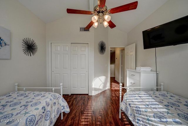 517 S MARINA Drive, Gilbert, AZ 85233