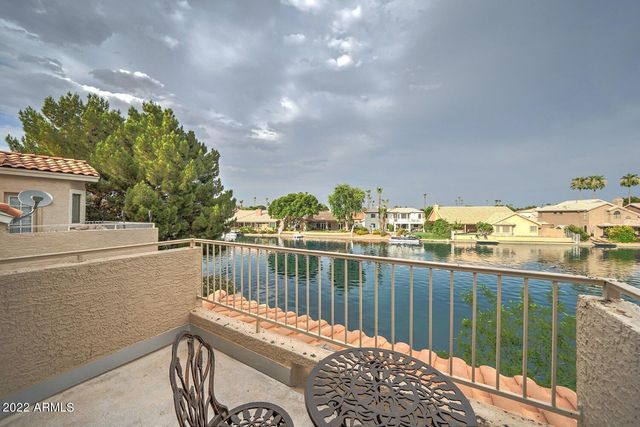 517 S MARINA Drive, Gilbert, AZ 85233