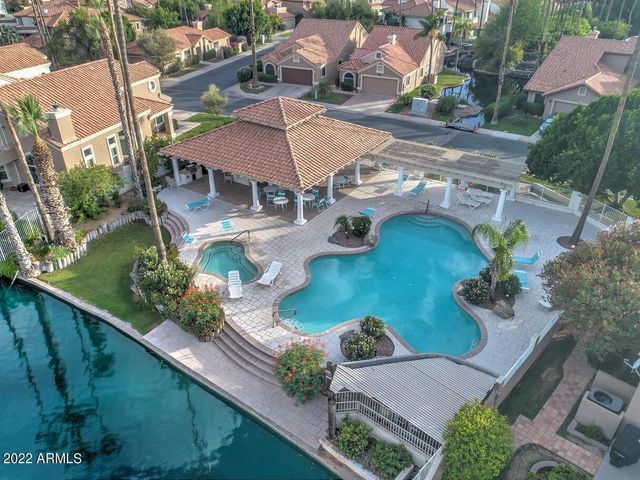 517 S MARINA Drive, Gilbert, AZ 85233