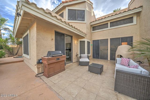 517 S MARINA Drive, Gilbert, AZ 85233