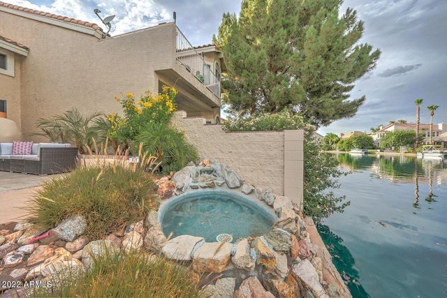 517 S MARINA Drive, Gilbert, AZ 85233
