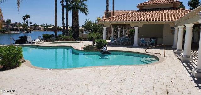 517 S MARINA Drive, Gilbert, AZ 85233