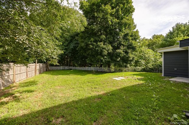 22 Henmond Boulevard, Poughkeepsie, NY 12603