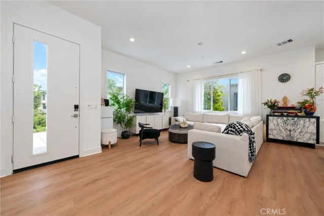 107 Sawbuck, Irvine, CA 92618