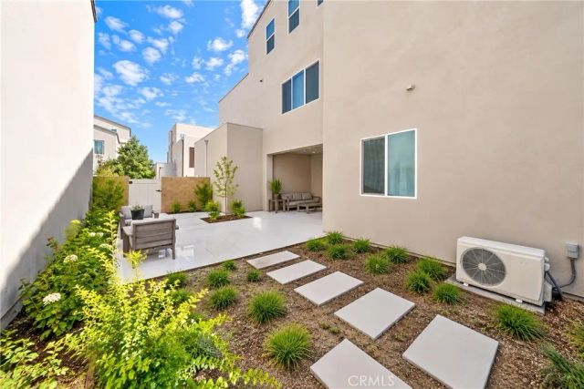 107 Sawbuck, Irvine, CA 92618