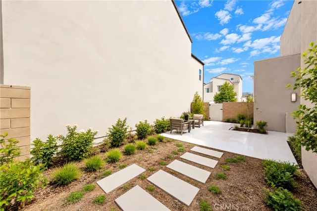 107 Sawbuck, Irvine, CA 92618