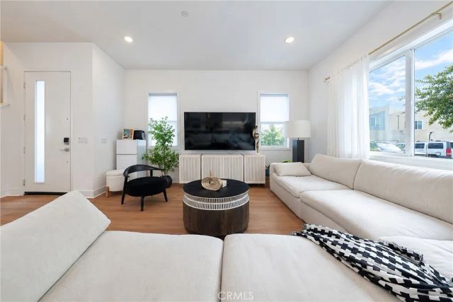 107 Sawbuck, Irvine, CA 92618