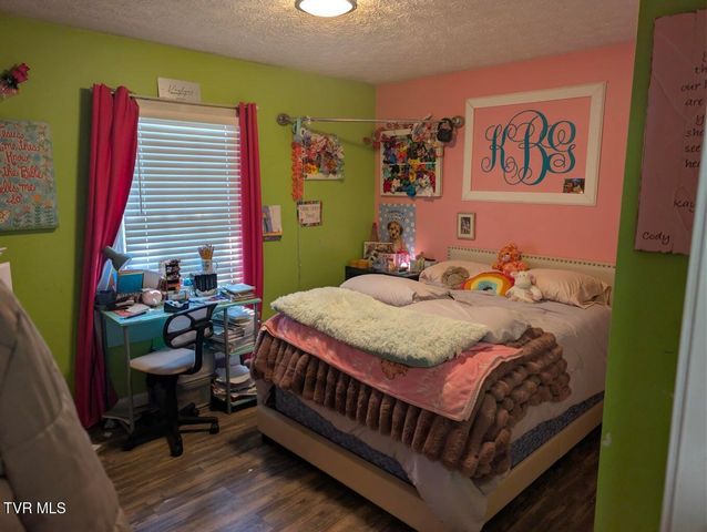 128 Ashley Drive, Mount Carmel, TN 37645