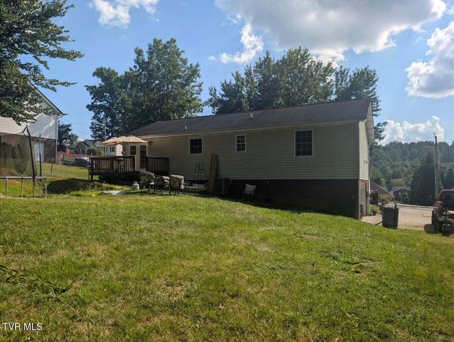 128 Ashley Drive, Mount Carmel, TN 37645