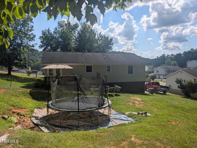 128 Ashley Drive, Mount Carmel, TN 37645