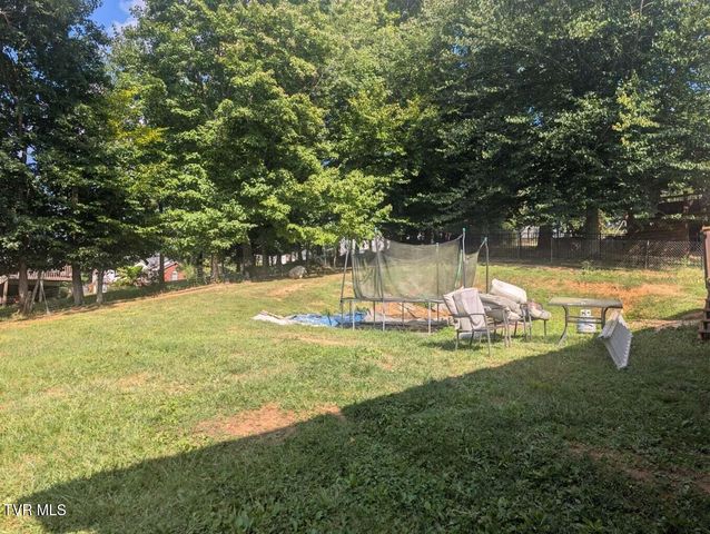 128 Ashley Drive, Mount Carmel, TN 37645