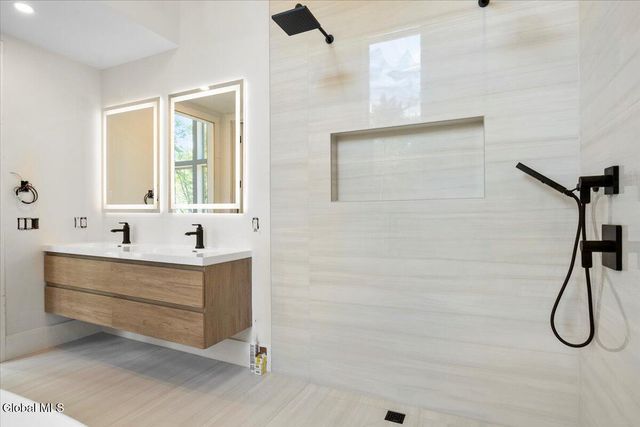 18 S Eagle Ridge, Bolton, NY 12824