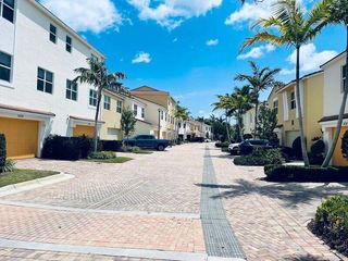 1527 NW 48th Lane, Boca Raton, FL 33431