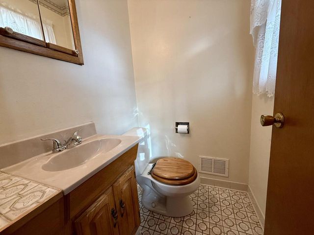 1518 Scott ROAD, Port Washington, WI 53074