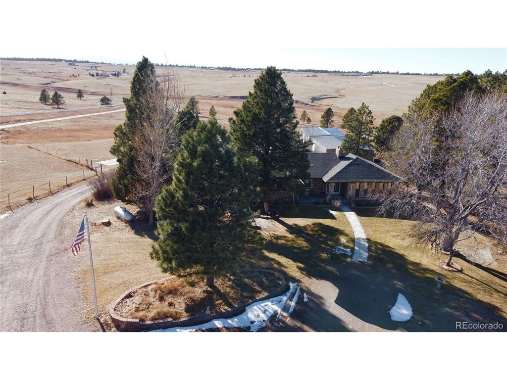 6423 Arrowhead Trl, Elizabeth, CO 80107