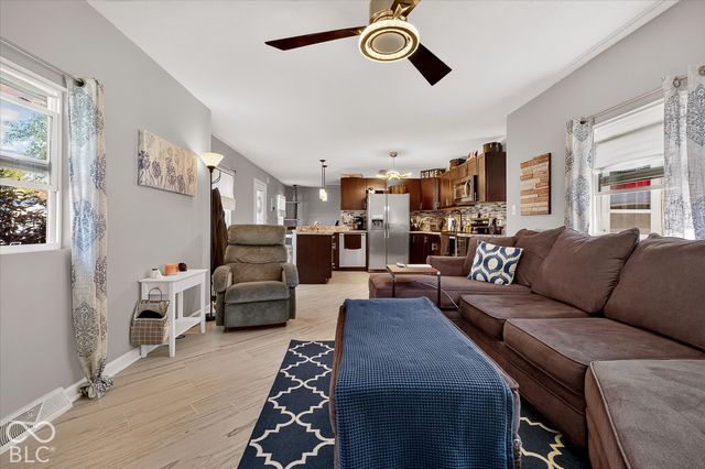 283 Bittersweet Drive, Whiteland, IN 46184