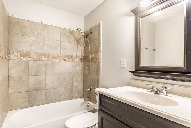 315 Schoolhouse Road, Franklin, IN 46131