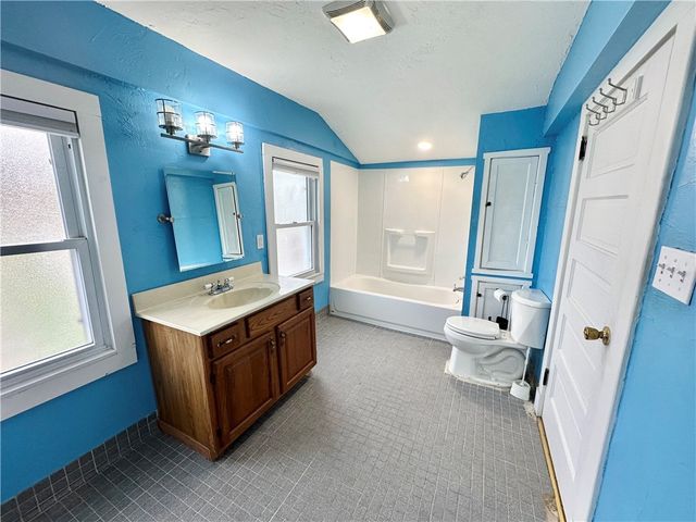 409 S Summit St, Derry Boro, PA 15627